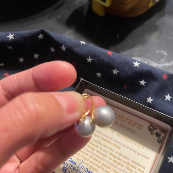 Authentic South Sea Pearl Spoon Earrings from Palawan Philippines - Picture 3 of 3